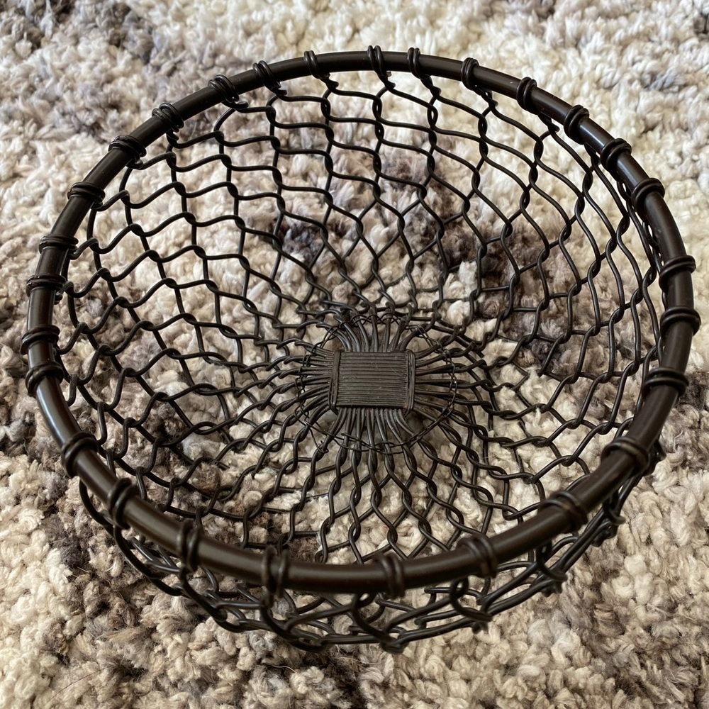 METAL WOVEN SMALL BASKET CATCH ALL